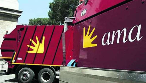 Immagine: Roma, tornano attive 67 spazzatrici elettriche per pulire marciapiedi e aree pedonali