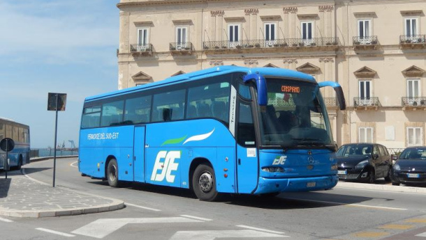 Immagine: Salento, dal 5 agosto al 9 settembre potenziato il servizio autobus delle Ferrovie Sud Est