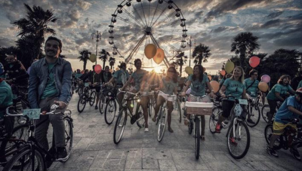 Immagine: In bici all’alba. Il 10 settembre arriva a Torino la Sunrisebike Ride