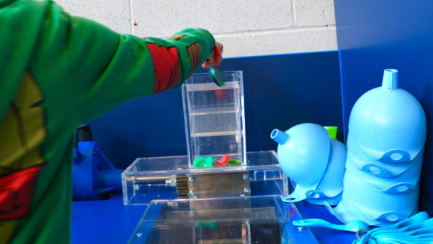 Immagine: Roma: il 29 settembre a Explora la Notte europea dei ricercatori per scoprire come riconoscere plastica e bioplastica