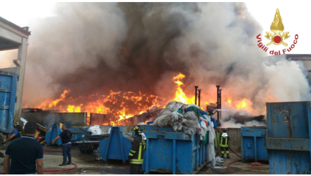 Immagine: Rifiuti. Incendio impianto Eredi Berte' di Mortara (PV): il commento di Legambiente e WWF