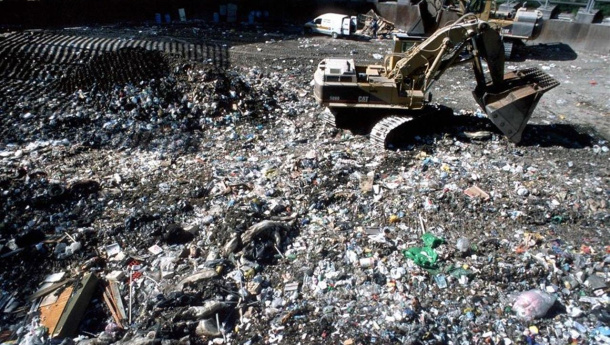 Immagine: Rifiuti, 25 discariche abusive escono dalla lista di condanna Ue