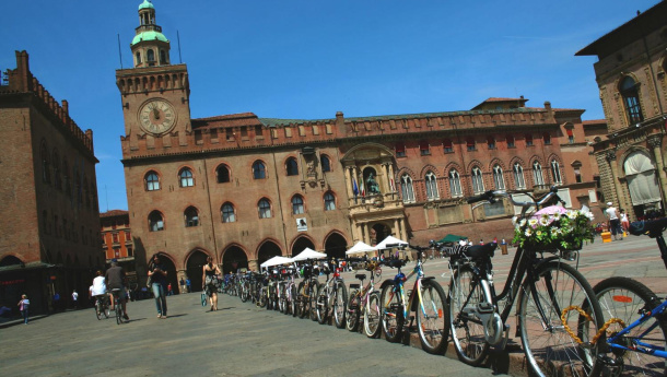 Immagine: Comuni Ciclabili: 15 settembre FIAB consegna le prime 'bandiere gialle' della ciclabilità italiana a 15 comuni nell'ambito di Cosmobike Show a Verona