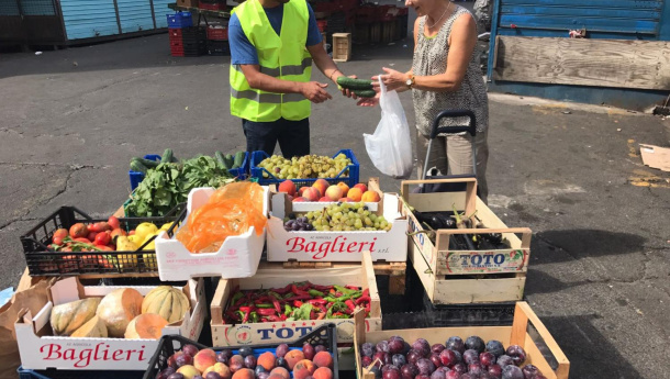 Immagine: Roma, Eco dalle Città al mercato dell'Alberone: primo intervento di raccolta e distribuzione cibo