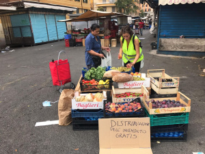 Roma, Eco dalle Città al mercato dell'Alberone: primo intervento di raccolta e distribuzione cibo