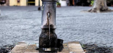 Acqua di Roma, tre associazioni chiedono a Virginia Raggi la riapertura dei nasoni