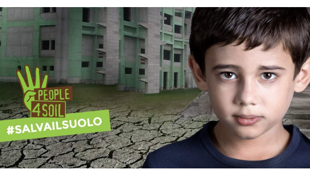 Immagine: Petizione ‘Salvailsuolo’, consegnate al Presidente del Senato Grasso le oltre 82.000 firme raccolte