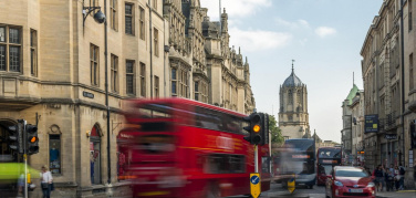 Oxford, dal 2020 in centro solo veicoli elettrici. Ed entro il 2035 in tutta la città
