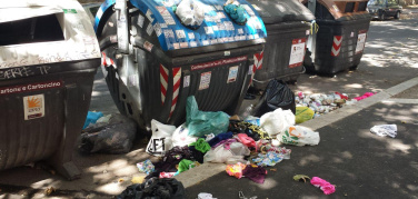 Roma, rifiuti: 'Via i cassonetti stradali entro il 2021'. L'annuncio di Ama