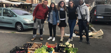 Quartieri Ricicloni di Milano, partecipare è facile! L'esperienza di Laura al mercato Niguarda