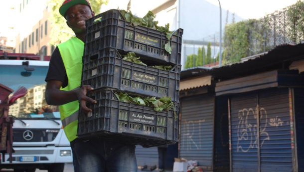 Immagine: Cresce al mercato dell’Alberone di Roma il progetto di recupero delle eccedenze alimentari