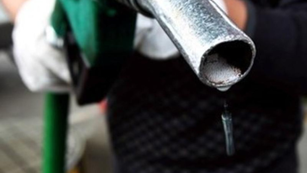 Immagine: Petrolio, calano i consumi degli italiani ma tra i carburanti il Diesel non sente la crisi