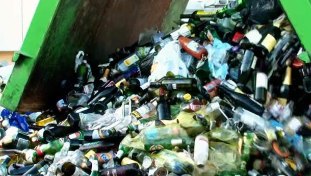 Immagine: Paralisi della raccolta del vetro al Centro-Sud,  CoReVe lancia l’allarme