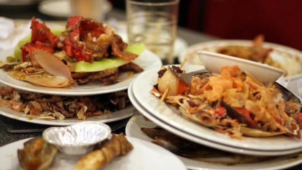 Immagine: Napoli, combattere la povertà alimentare con il cibo sprecato dai ristoranti. La ricerca dell'Università Federico II