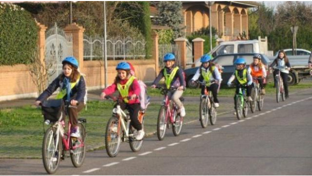 Immagine: Sicurezza 10 e lode, mercoledì 6 dicembre a Torino un incontro sulla “buona mobilità” dei trasporti scolastici