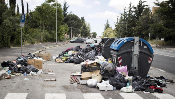 Immagine: Rifiuti di Roma, trovato l'accordo con la Toscana: 20mila tonnellate di spazzatura in sei mesi