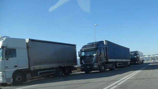 Immagine: Ue, un nuovo sistema di monitoraggio per ridurre le emissioni dei mezzi pesanti