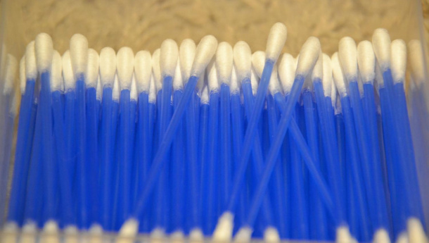 Immagine: Approvato emendamento alla legge di Bilancio per stop ai cotton-fioc non biodegradabili e divieto di utilizzare microplastiche nei cosmetici