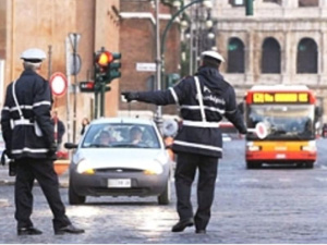 Smog a Roma. Scatta il blocco delle auto inquinanti e in casa temperature non superiori ai 18°C fino al 5 gennaio