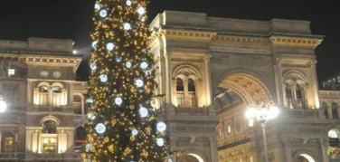 Milano, l’albero di Natale in piazza Duomo avrà una seconda vita