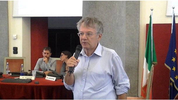 Immagine: La protesta contro l'obbligo di pagare i sacchetti bio è solo una questione di principio?