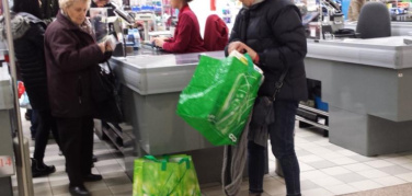 Italiani virtuosi al supermercato: Il 64% si porta il sacchetto riutilizzabile da casa. Ecco l’inchiesta lampo di Eco dalle Città