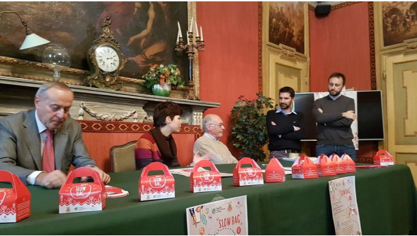 Immagine: Fossano, la lotta allo spreco alimentare  inizia a scuola: doggy bag in mensa e orti scolastici per 400 bambini