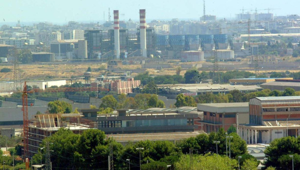 Immagine: Inceneritore di Bari, cresce l'opposizione. E tra le compensazioni spunta un parco giochi sotto l'impianto