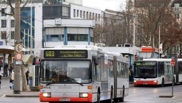 Immagine: Germania, trasporto pubblico gratis contro lo smog: 'Soluzione poco percorribile, difficile fare a meno della tariffa'