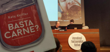 Dal falso mito della scorta inesauribile di carne a buon mercato al land grabbing, ma a guadagnarci sono solo poche aziende a discapito dell’ambiente, e allora? Basta carne?