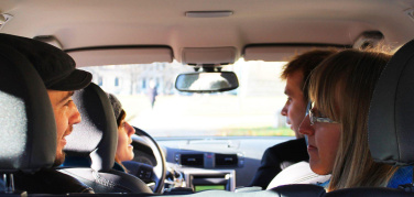 Milano, al via la sperimentazione del car pooling con parcheggi gratuiti in aree riservate