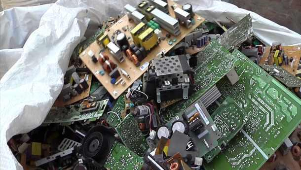 Immagine: Dal tablet al frullatore, 17.000 tonnellate di piccoli rifiuti elettronici raccolti da Ecolight nel 2017