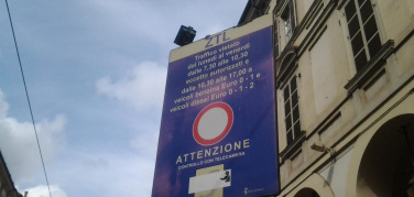 Ztl Torino. Sondaggio di Eco dalle città, seconda puntata: su cento intervistati solo 14 sono arrivati in centro con l'auto