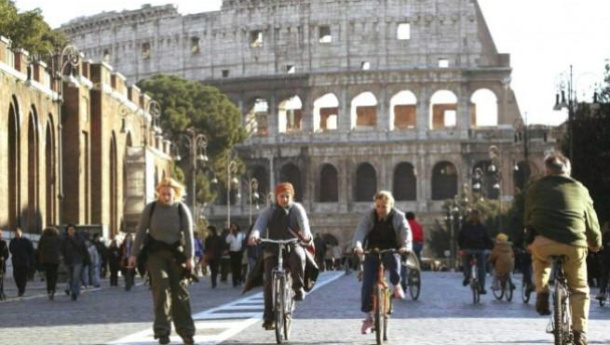 Immagine: Roma, dal 24 giugno c’è #ViaLibera: 24 chilometri a piedi e in bici una domenica al mese