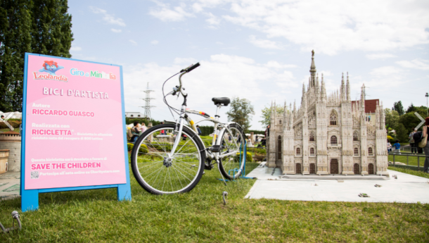Immagine: CiAl: cinque riciclette d'artista all'asta per Save the Children
