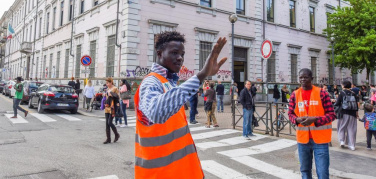 ‘Grazie di cuore ai nostri vigili mori con giacchino arancione’