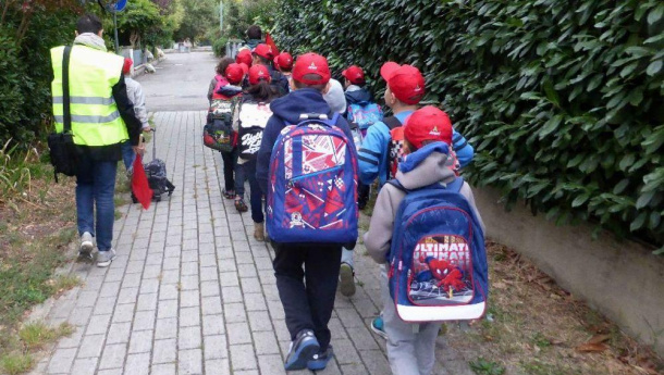 Immagine: Napoli, un bando per la sicurezza dei percorsi casa scuola: ‘Priorità alle  condizioni di criticità logistica alla sostenibilità ambientale’