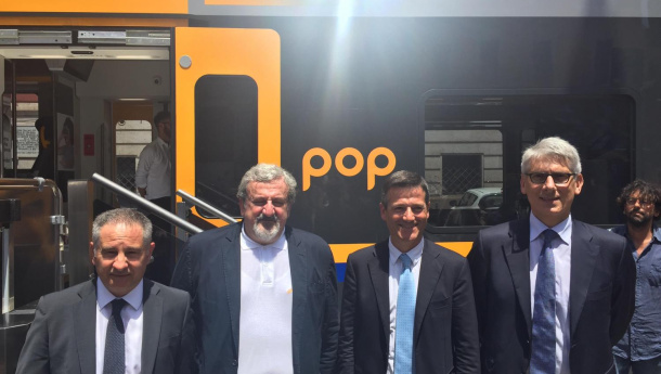 Immagine: Presentati a Bari i nuovi  treni 'Pop' per la Puglia