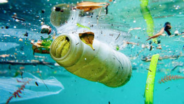 Immagine: Costa: ‘Il 50% del pescato è plastica. A breve una legge per farla recuperare ai pescatori senza conseguenze e alimentando i consorzi del riciclo’