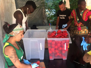Roma, Baobab Experience: al presidio di accoglienza per migranti il cibo donato dal mercato Trieste