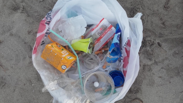Immagine: Dalle isole minori alla terraferma, quattro ordinanze che mettono al bando le stoviglie in plastica monouso