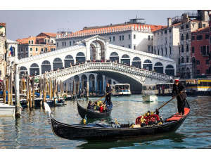 Camminare per le città, la scelta ecologica per affrontare le vacanze