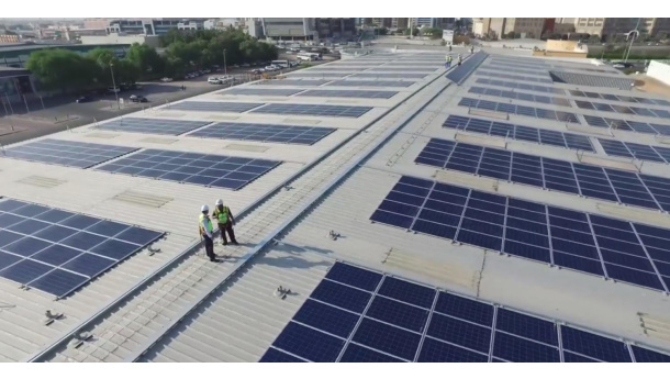 Immagine: A2A e Fondazione Fiera Milano: al via la partnership per la realizzazione di uno dei più grandi impianti solari rooftop d’Europa