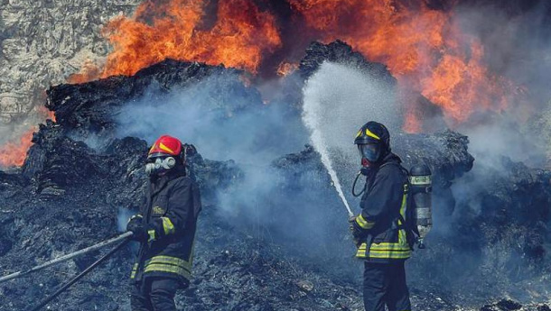 Immagine: Incendi impianti rifiuti, la Campania punta sulla videosorveglianza h24 e sanzioni fino alla revoca delle autorizzazioni