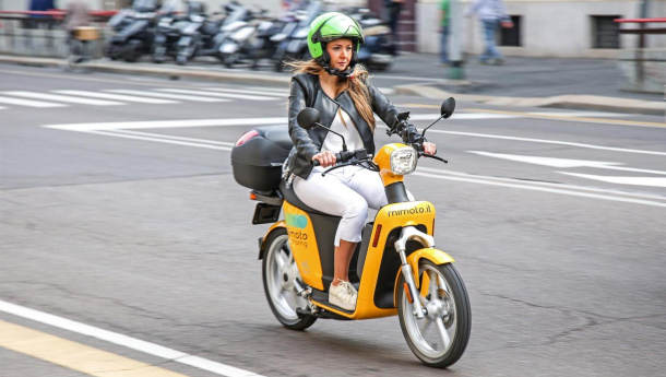 Immagine: MiMoto lancia a Torino un servizio di scooter sharing elettrico free floating
