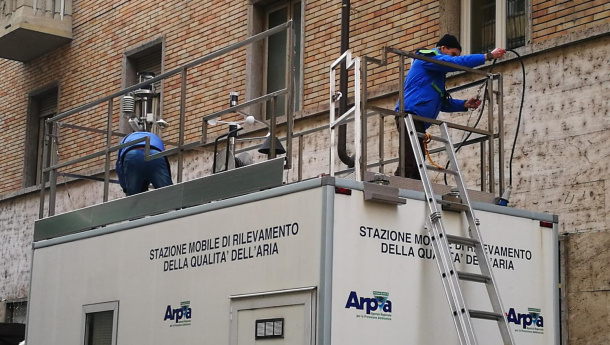 Immagine: Torino. Monitoraggio della qualità dell’aria in via Vanchiglia: al via la seconda fase