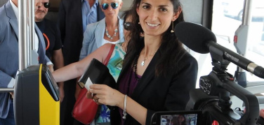 Raggi, nuova proposta per Roma: 'Superare gli Ato e portare i rifiuti dove ci sono già gli impianti'