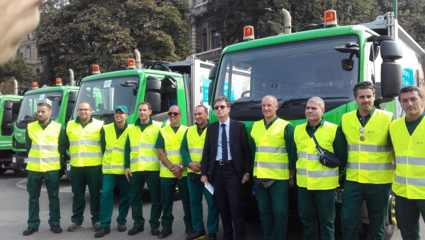 Immagine: Amsa sempre più green: 43 nuovi automezzi alimentati a metano per la raccolta differenziata