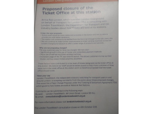 Londra, l’Overground si prepara a far sparire le biglietterie nelle stazioni. Dubbi e opportunità di un sistema a elevata automazione