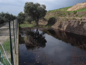 ‘Non è acqua sporca’, il percolato invade le campagne di Giovinazzo. Arpa Puglia: ‘La discarica è in uno stato precario e va messa assolutamente in sicurezza’
